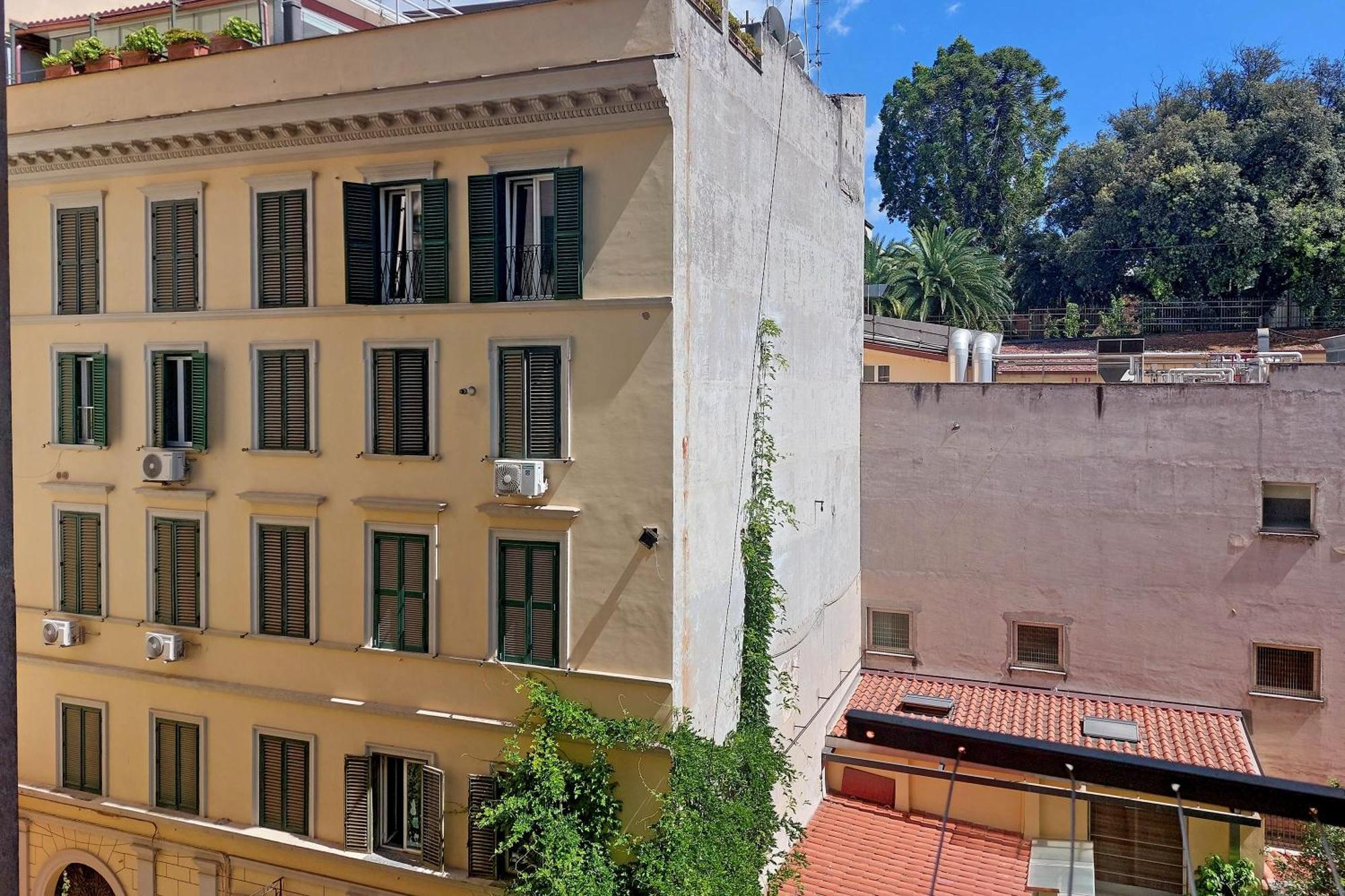Ych-Comfortable 2 Bedrooms Flat Near Colosseum Rome Exterior photo