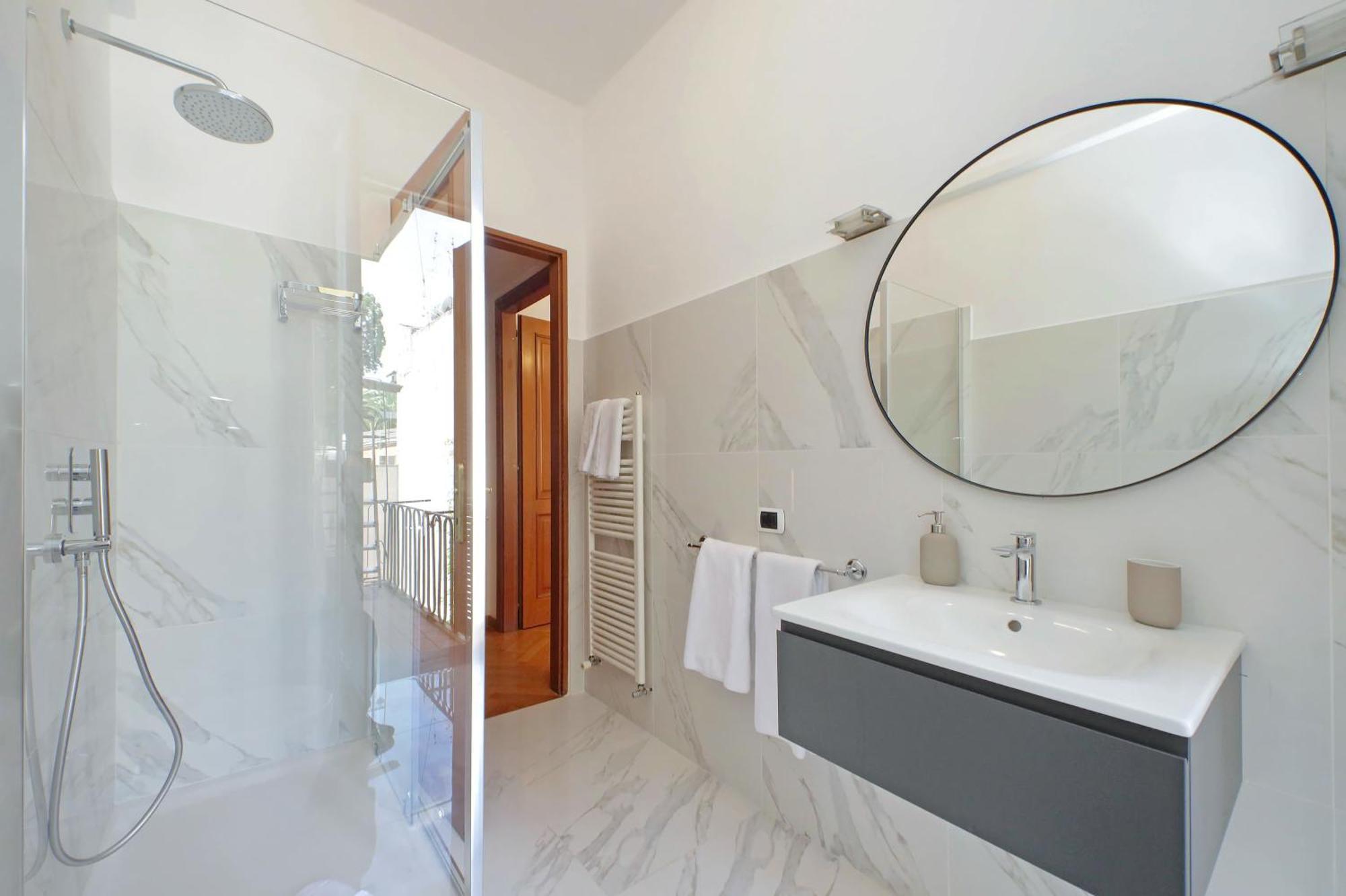Ych-Comfortable 2 Bedrooms Flat Near Colosseum Rome Exterior photo