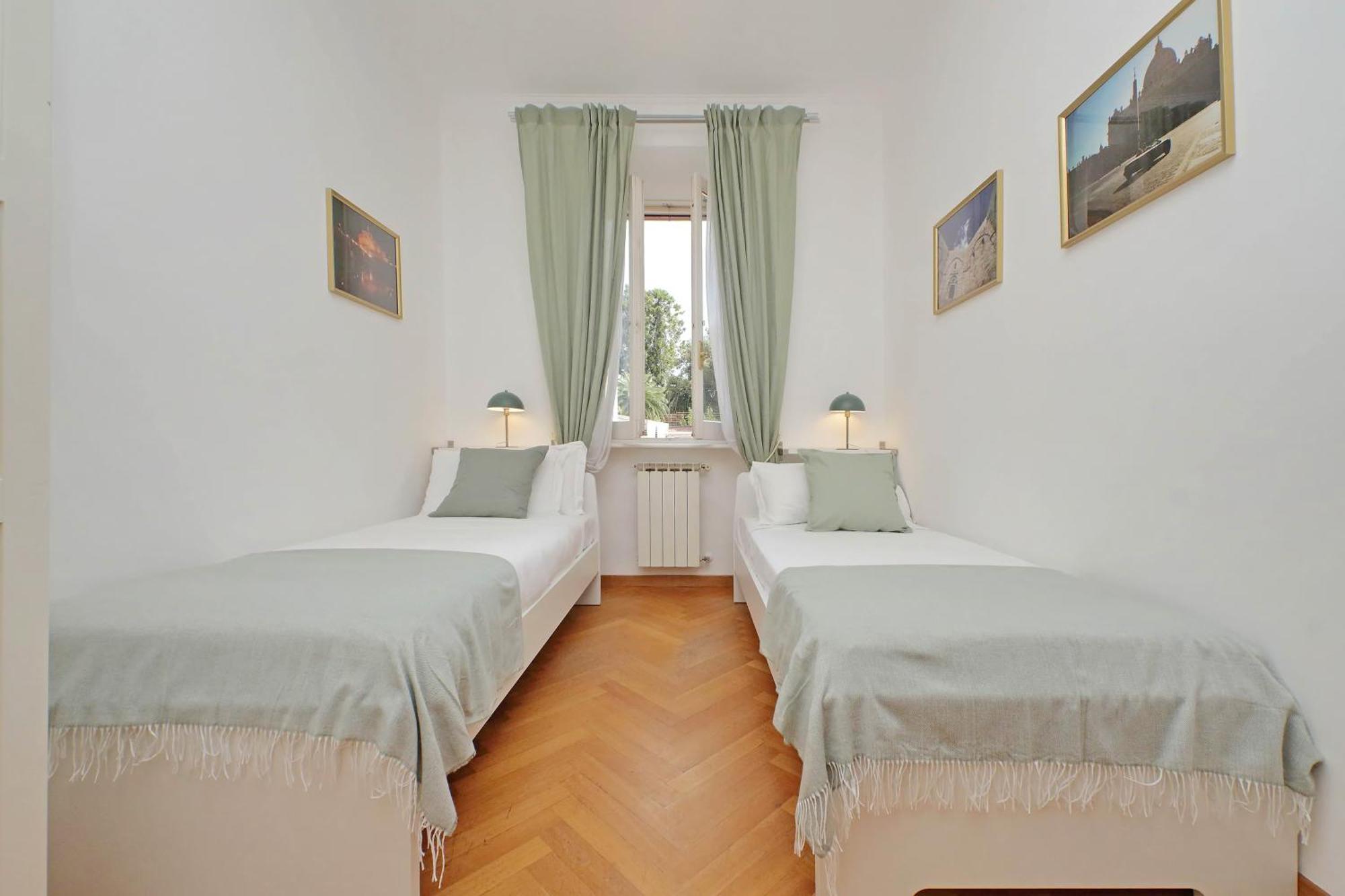 Ych-Comfortable 2 Bedrooms Flat Near Colosseum Rome Exterior photo