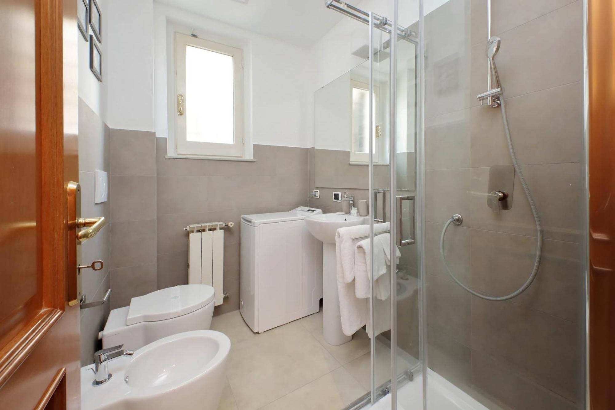 Ych-Comfortable 2 Bedrooms Flat Near Colosseum Rome Exterior photo